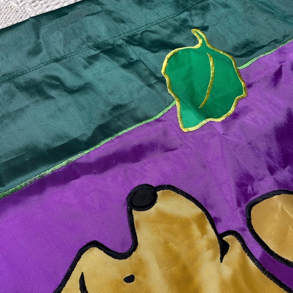 Vintage Disney’s Winnie The Pooh Green Fall Leaf Large Outdoor Flag 1999 - Picture 8 of 8